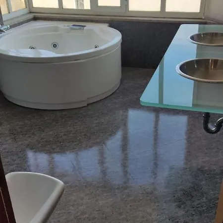Douro Suites Ap בית אירוח